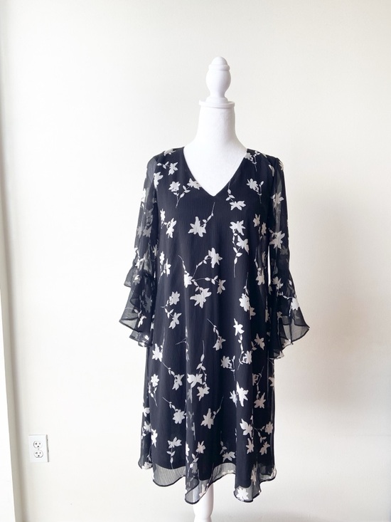 Calvin Klein Dresses & Skirts - Calvin Klein Black Floral Ruffle Sleeve Dress Size 6